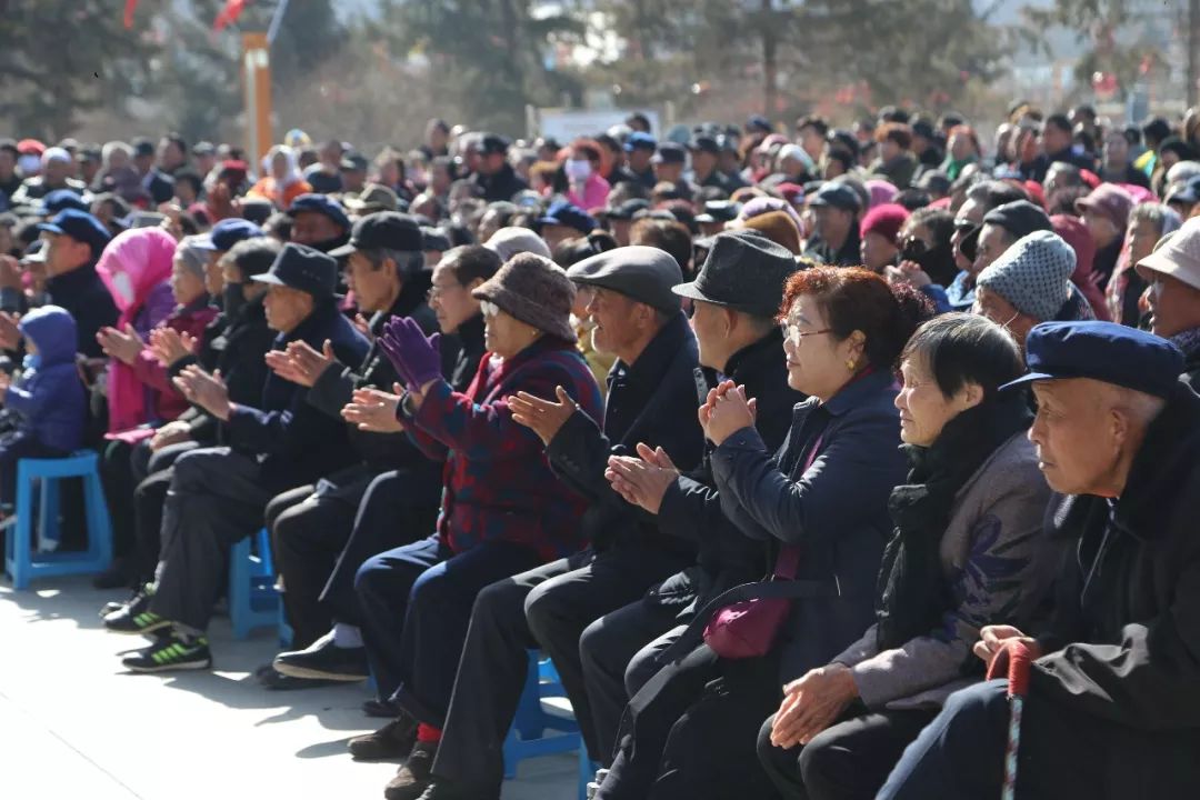  穆古鲁扎官方宣布败北新规，美国队引发争议！观众掌声雷动