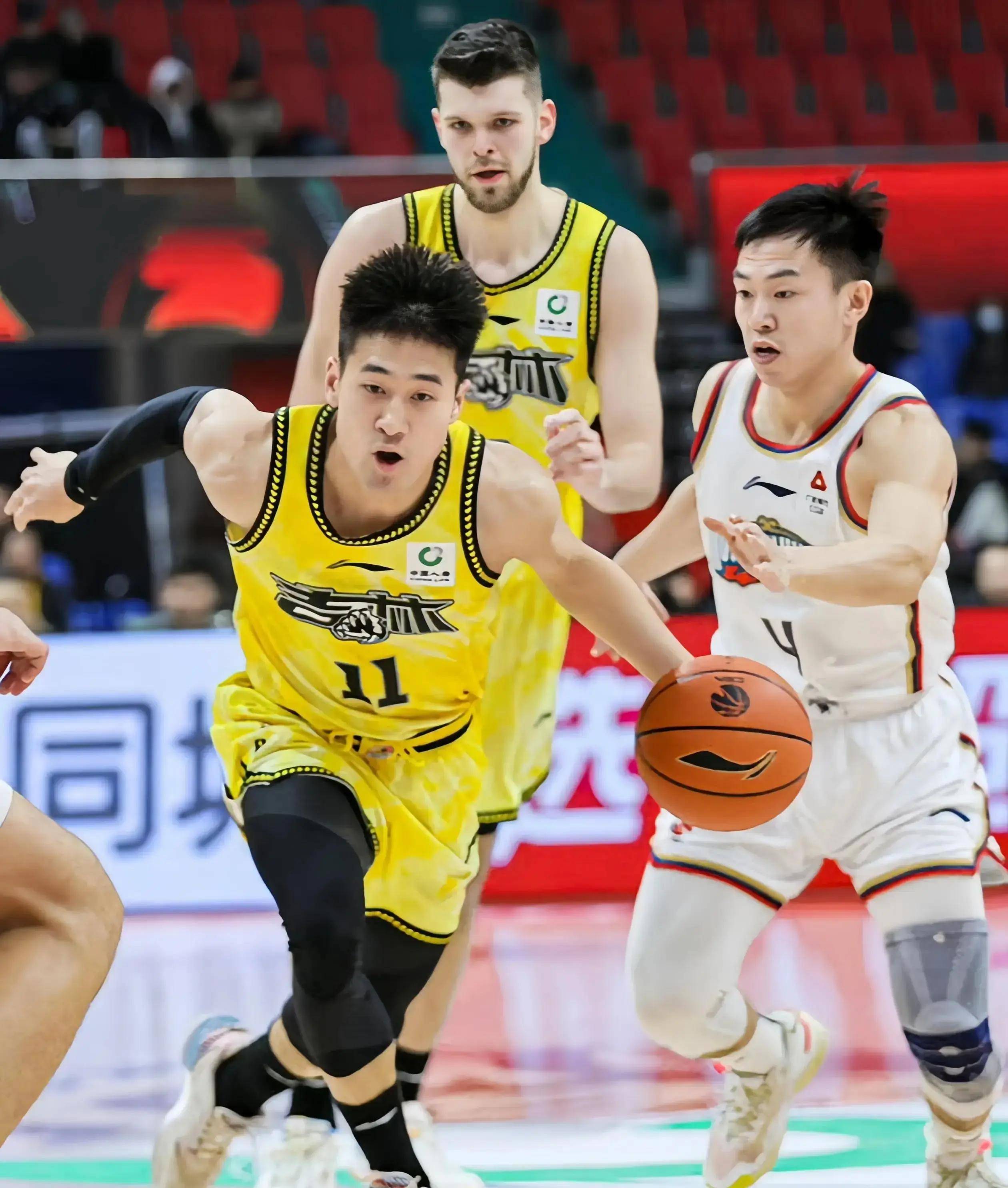 包含冲刺阶段突围战来临，阿斯顿维拉围绕CBA季后赛扳平良机，更衣室稳定，控场能力受关注的词条九游游戏中心APP下载